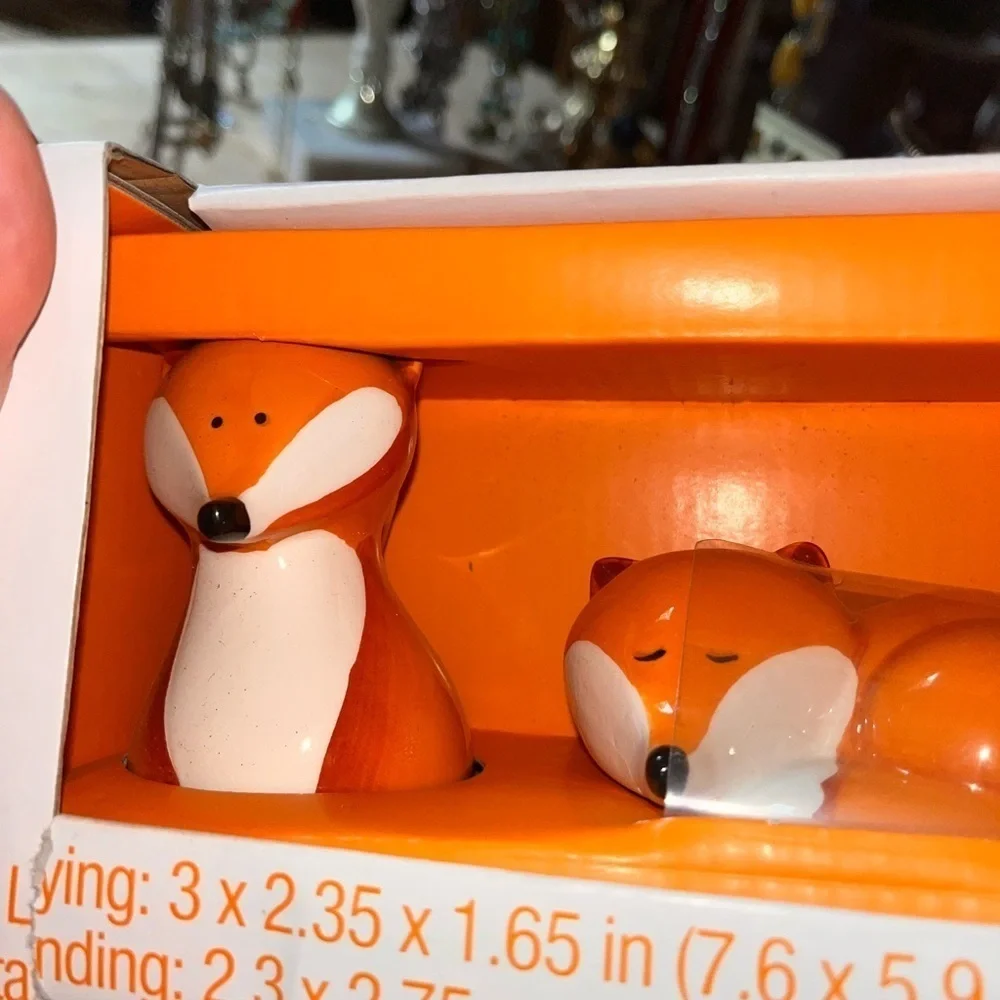 Foxes set of salt and pepper shakers vintage unused Fox set of salt and pepper